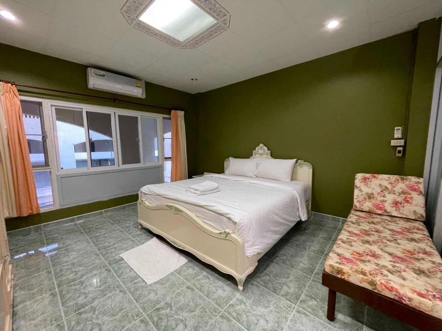 Oyo 75486 Anna Residence Jomtien Exterior photo